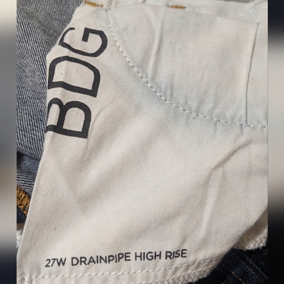 ⭐ BOGO BDG drainpipe high rise jeans - Picture 7 of 9